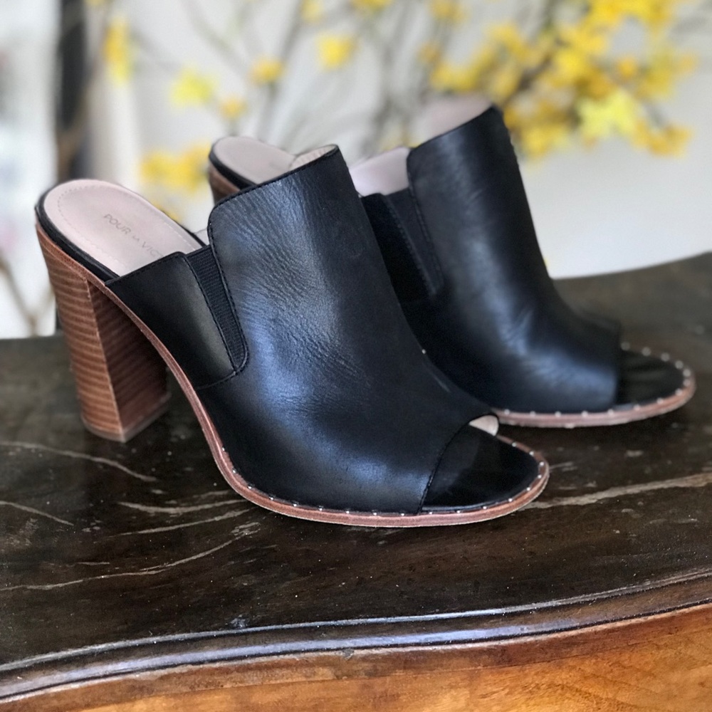 Pour La Victoire Black Heeled Mule
